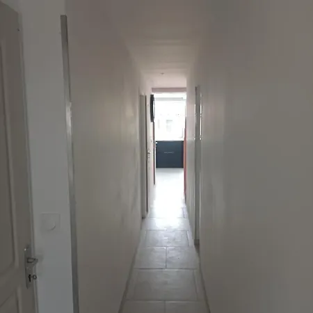 Lumineux Avec Cour Et Jardin Proche Gare Et Commerce. Apartment